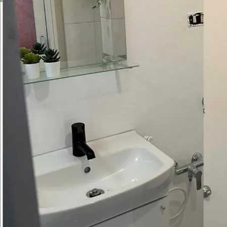 Apartamento Via Cocconcelli 12 *